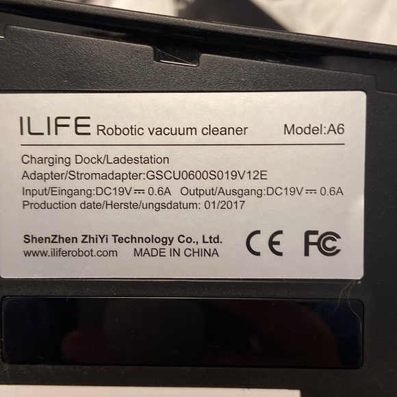 ILIFE-A6 robotic vacuum parts and accessory bundle-see listing details re vacuum - Picture 6 of 10